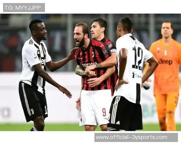 足球俱乐部的荣耀与梦想话剧展现球场背后的故事与情感